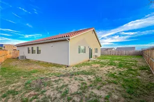 3317 Whispering Brk Ln, Shafter, CA 93263 - Photo 44