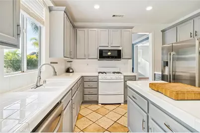 25317 Heather Vale Street, Saugus, CA 91350 - Photo 8