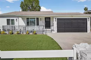 17007 Bassett St, Van Nuys, CA 91406 - Photo 2