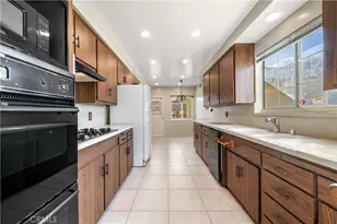 23649 Bessemer, Woodland Hills, CA 91367 - Photo 8