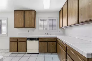 19545 Sherman Way, Reseda, CA 91335 - Photo 22