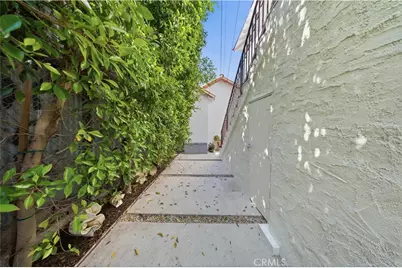 1572 S Ridgeley, Los Angeles, CA 90019 - Photo 22