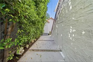 1572 S Ridgeley, Los Angeles, CA 90019 - Photo 22