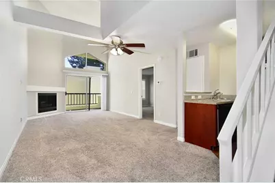 5500 Owensmouth Avenue #311, Woodland Hills, CA 91367 - Photo 2