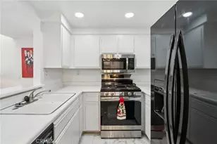 23605 Del Monte, Valencia, CA 91355 - Photo 10