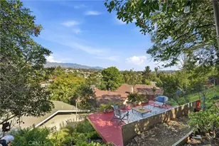 1011 Terrace 49, Los Angeles, CA 90042 - Photo 32