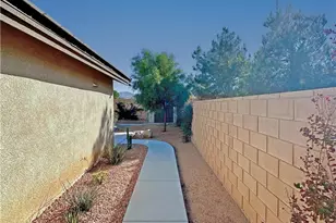 2048 Thistle, Palmdale, CA 93550 - Photo 44