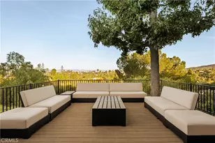 22370 Algunas Rd, Woodland Hills, CA 91364 - Photo 1