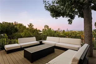 22370 Algunas Rd, Woodland Hills, CA 91364 - Photo 2