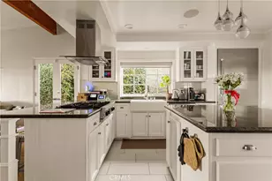 22370 Algunas Rd, Woodland Hills, CA 91364 - Photo 12