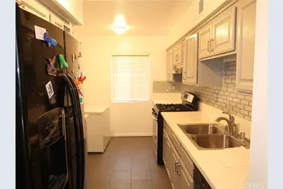 8105 Canby #4, Reseda, CA 91335 - Photo 4