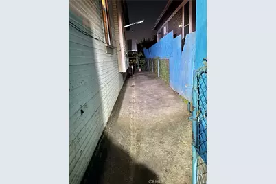 807 E 20th, Los Angeles, CA 90011 - Photo 4