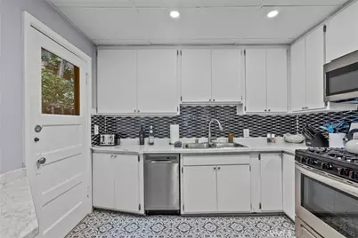 6920 Camrose Drive, Los Angeles, CA 90068 - Photo 12