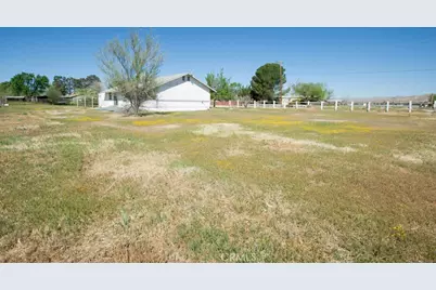 5902 Margaritha, Rosamond, CA 93560 - Photo 22