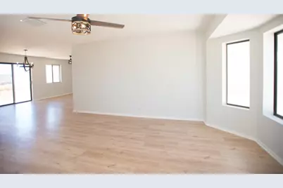 5902 Margaritha, Rosamond, CA 93560 - Photo 4