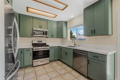 225 Cinnamon Oak Ave, Ventura, CA 93004 - Photo 14