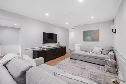 10455 Lindbrook Drive, Los Angeles, CA 90024 - Photo 18