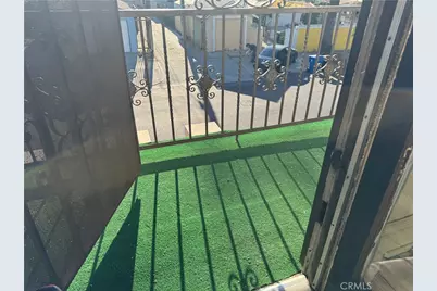 5116 S Budlong Avenue, Los Angeles, CA 90037 - Photo 20