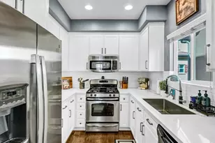 6840 De Celis, Lake Balboa, CA 91406 - Photo 10