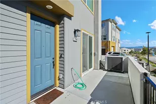 27586 Manzanita Wy, Valencia, CA 91381 - Photo 4