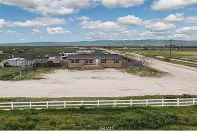 28105 Clydesdale, Taft, CA 93268 - Photo 2