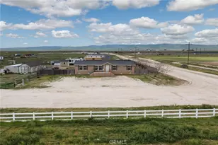 28105 Clydesdale, Taft, CA 93268 - Photo 2