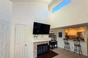 23921 Del Monte, Valencia, CA 91355 - Photo 4