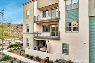 26958 Sandbar Willow Pl, Valencia, CA 91355 - Photo 2