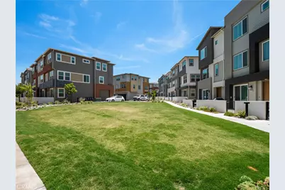 27148 Valley Oak Place, Valencia, CA 91381 - Photo 36