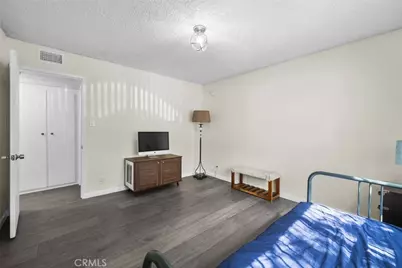 18555 Collins Street #C18, Tarzana, CA 91356 - Photo 20