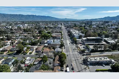 11667 Burbank, North Hollywood, CA 91601 - Photo 22