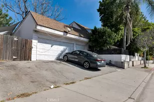 11667 Burbank, North Hollywood, CA 91601 - Photo 4