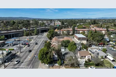 11667 Burbank, North Hollywood, CA 91601 - Photo 26