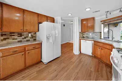 19921 Avenue Of The Oaks, Newhall, CA 91321 - Photo 4