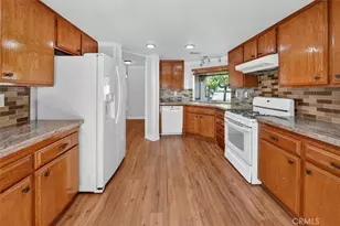 19921 Ave Of The Oaks, Newhall, CA 91321 - Photo 6