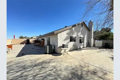 2725 Jojoba Ter, Palmdale, CA 93550 - Photo 10