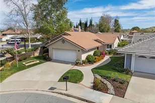 26070 Sombras Ct, Valencia, CA 91355 - Photo 2