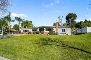 22573 Arriba Dr, Saugus, CA 91350 - Photo 2