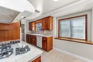 23032 Mobile, West Hills, CA 91307 - Photo 10