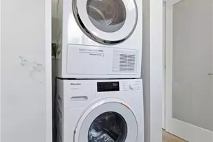 1364 S Ridgeley, Los Angeles, CA 90019 - Photo 22