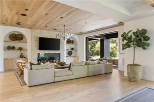 24341 Rolling View Rd, Hidden Hills, CA 91302 - Photo 10