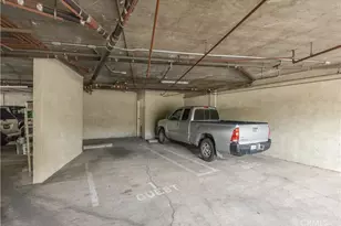 22809 Del Valle, Woodland Hills, CA 91364 - Photo 16