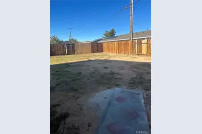 8873 Holly, California City, CA 93505 - Photo 14