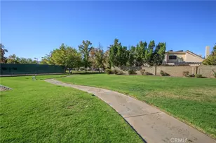 22810 Rio Chico Dr, Valencia, CA 91354 - Photo 40