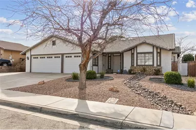 42307 61st St W, Quartz Hill, CA 93535 - Photo 2
