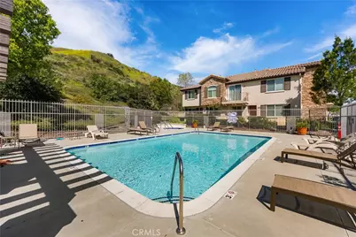 27968 Avalon, Canyon Country, CA 91351 - Photo 2