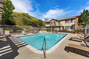 27968 Avalon, Canyon Country, CA 91351 - Photo 2
