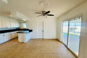 1031 Elizabeth Ct, Bakersfield, CA 93308 - Photo 6