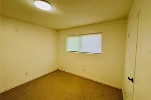 1031 Elizabeth Ct, Bakersfield, CA 93308 - Photo 12