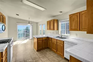 2424 Sunset Ridge Dr, Rosamond, CA 93560 - Photo 10